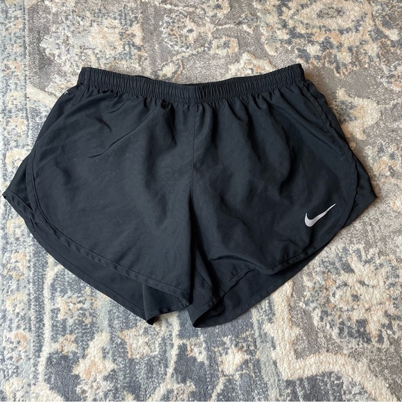 Nike Women's Black Athletic Shorts - Picture 1 of 4